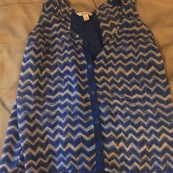 Candie’s Blue Chevron High-Low Shirt - Picture 1 of 2